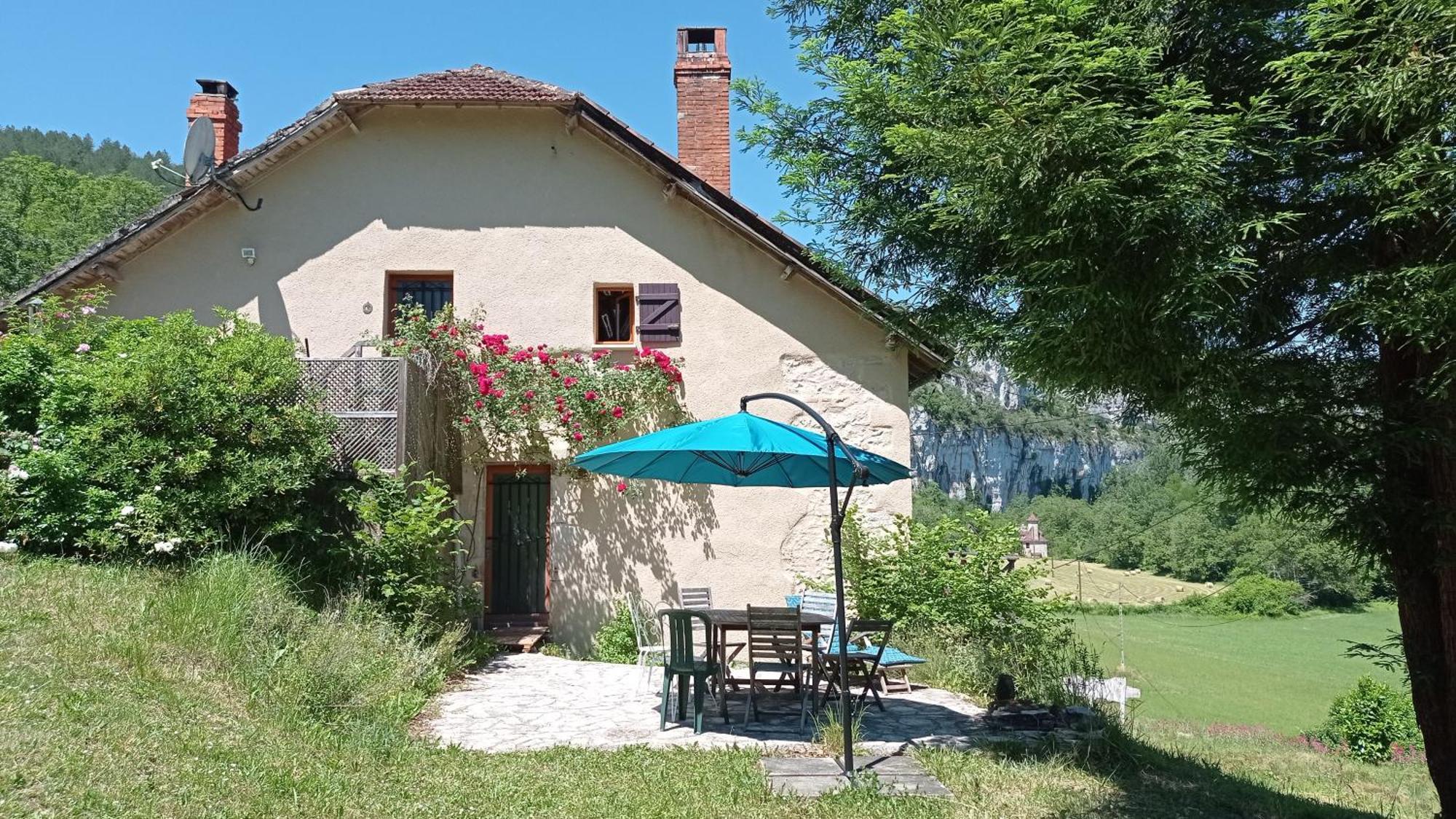 Bed and Breakfast A La Source Saint-Cirq-Lapopie Exterior foto